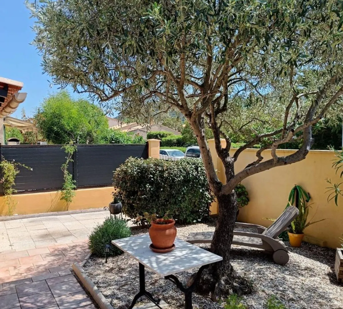 Mas Provencal With Terraces And Small Garden La Crau 0*,